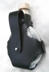 Authentic Canteen With Leather Rack -Larp Fashion Shop feldflasche flachmann mit halter 02l pp 15ff2 3 1280x1280