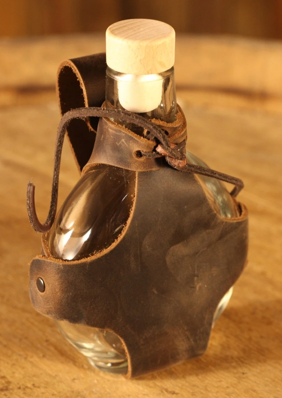 Authentic Glass Canteen With Leather Rack 3 Authentic Glass Canteen With Leather Rack