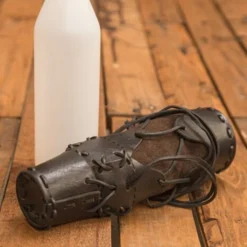 Laced Bottle Holder - Epic Black -Larp Fashion Shop flaschenhalter aus leder schwarz if 101602 4 1280x1280