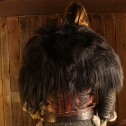 LARP Cape Sheepskin Black/brown 8 LARP Cape Sheepskin Black/brown -Larp Fashion Shop larp fellueberwurf schwarzbraun er 710100 2 1280x1280