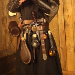 Larp Mercenary Leather Shoulder Armour Pauldrons -Larp Fashion Shop lederschultern dieb schwarz ff pauldrons yr bl 3 1280x1280