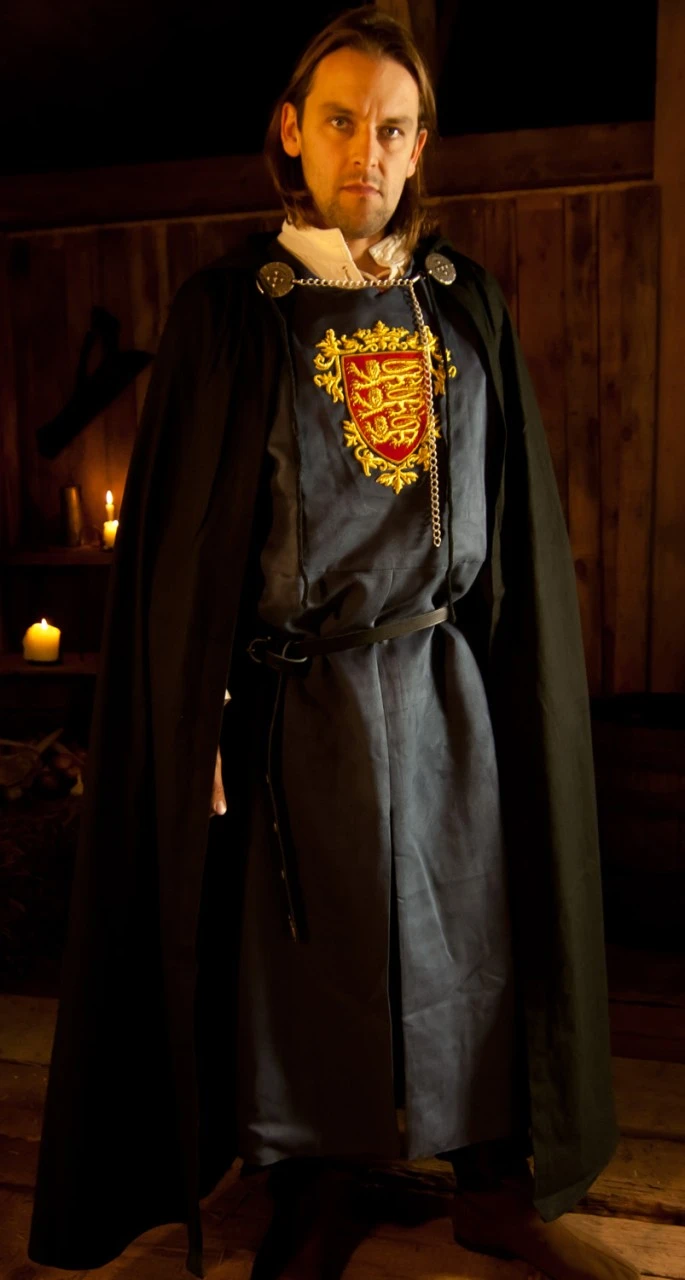 Medieval Cape/Cloak With Chain Fastening 4 Medieval Cape/Cloak With Chain Fastening - Image 2
