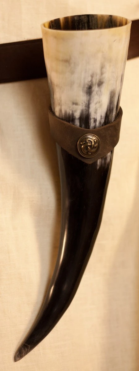 Drinking Horn With Holder Celtic Knot 300ml 4 Drinking Horn With Holder Celtic Knot 300ml - Image 3