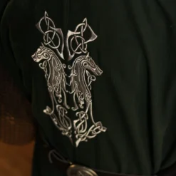 Surcoat With Coat Of Arms, Horse Embroidery 9 Surcoat With Coat Of Arms, Horse Embroidery -Larp Fashion Shop wappenrock mit stickerei pferde lf 1491ch 5 500 3 1280x1280